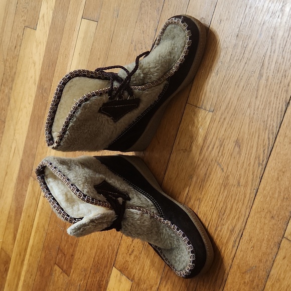 Vintage Lace Up Wedge Faux Fur Moccassins - Picture 2 of 7